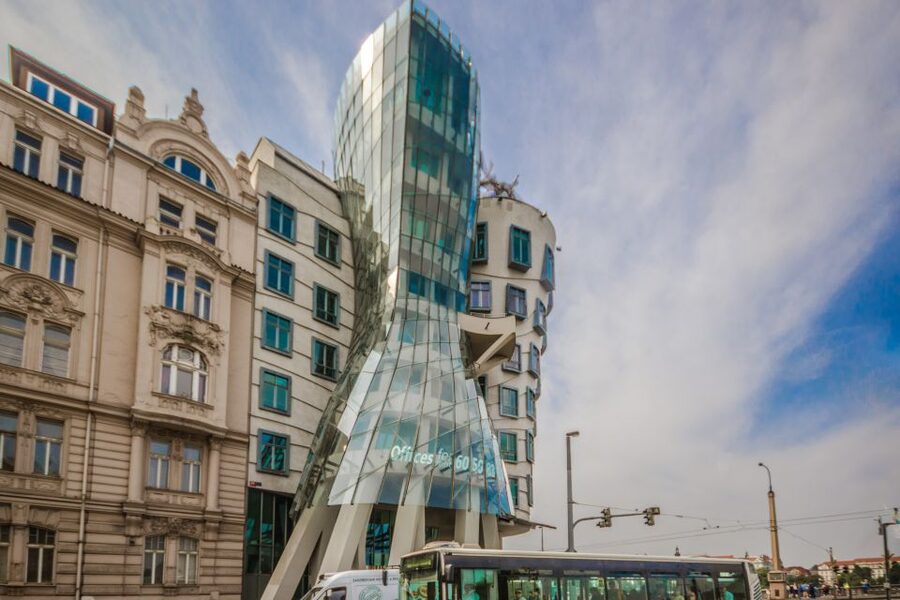 Prague: Big Bus Hop-on Hop-off, Castle Tour and River Cruise - City timing: when the buses actually run