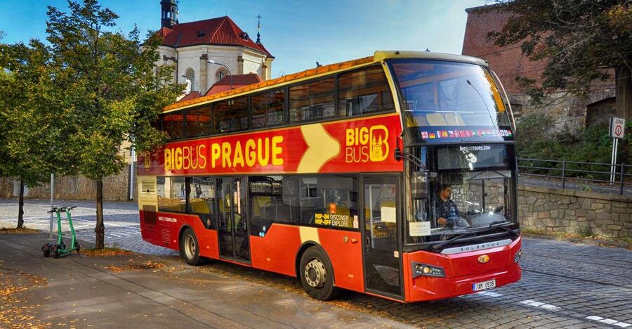 Prague: Big Bus Hop-on Hop-off, Castle Tour and River Cruise - Red Line vs Green Line: which one matches your day?