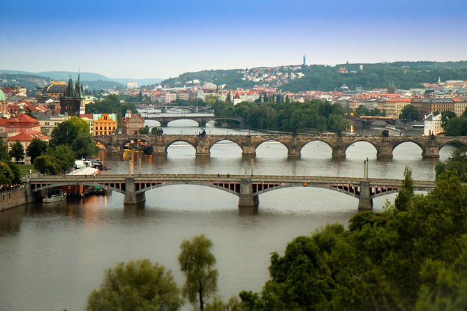 Prague Bike Tour - Stunning Viewpoints, Castle, City & Park - Meeting at Old Town Square and getting rolling with a real plan