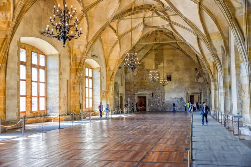 Prague Castle: 1-Hour Introduction Tour with Entry Ticket - Golden Lane and the Tiny Guard Houses (Late 16th Century)