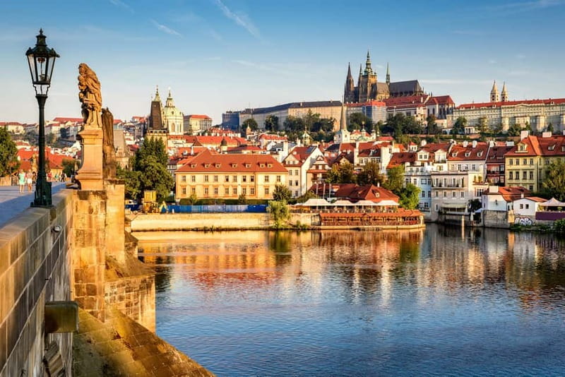 Prague Castle: 1-Hour Introduction Tour with Entry Ticket - Timing Notes: Hours, Sunday Closures, and Special Visits