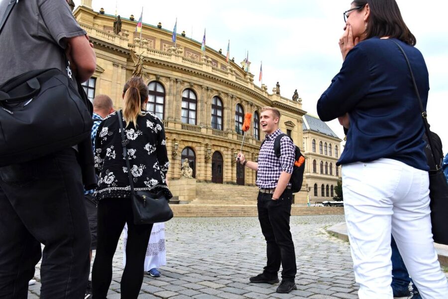 Prague: Castle and Jewish Quarter Tour with Cruise and Lunch - Lesser Town on foot: where the details matter more than speed