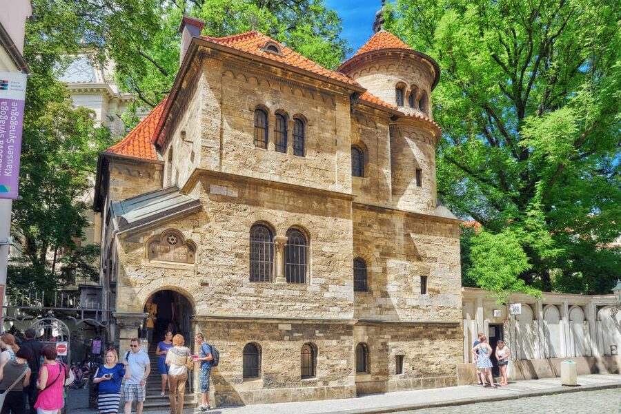 Prague: Castle and Jewish Quarter Tour with Cruise and Lunch - The tram to Prague Castle: a smart shortcut with big payoff