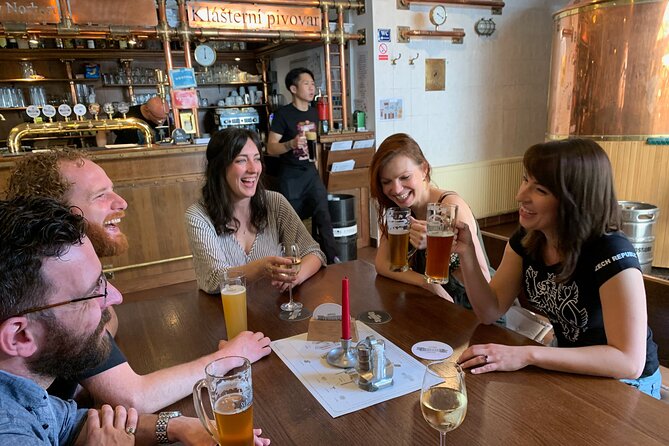 Prague Castle and Pubs Tour with Drinks Included - Why This Prague Castle and Pubs Tour Works