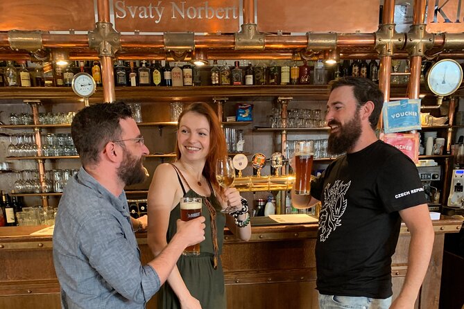 Prague Castle and Pubs Tour with Drinks Included - Finishing in Mala Strana: Your Final Included Drink and Optional Czech Pub Grub