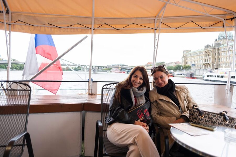 Prague Castle Interiors, Bus Tour and Vltava River Cruise - Getting to Prague Castle from Na Příkopě 23 (and why that matters)