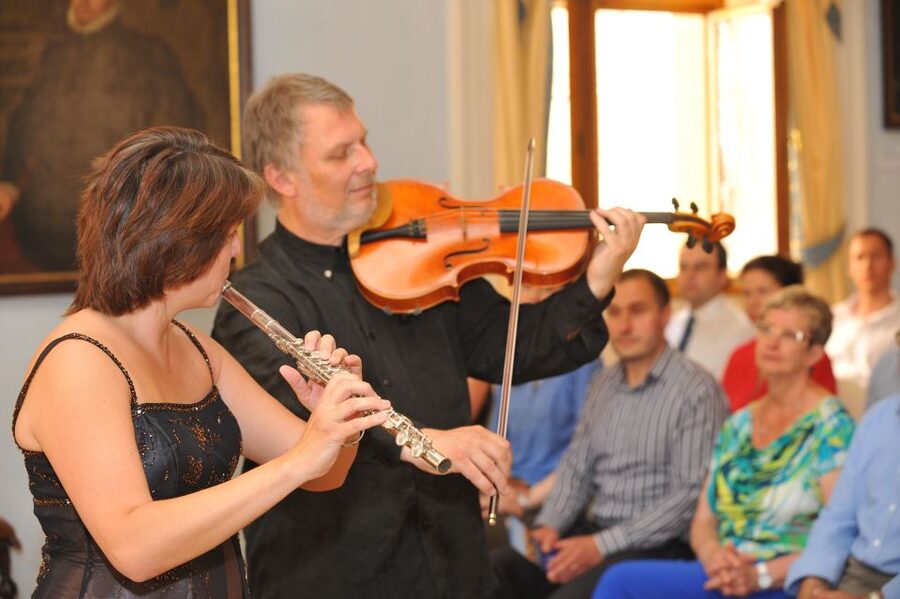 Prague Castle: Midday Classical Concert at Lobkowicz Palace - Midday at Lobkowicz Palace: a calm break inside Prague Castle
