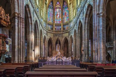 Prague Castle: Small-Group Tour with Visit to Interiors - St. Vitus Cathedral: 50 Minutes That Makes the Crowds Worth It