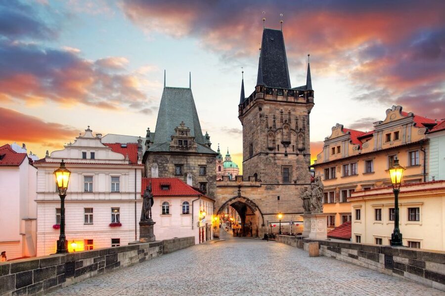 Prague: Full-Day Old Town, River Cruise & Prague Castle Tour - Getting to Prague Castle by Tram: Avoid the Drag