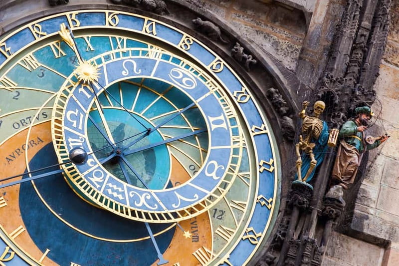 Prague: Old Town, Prague Castle & River Cruise Day Tour - Price and value: what you get for about $71 in a 7-hour format