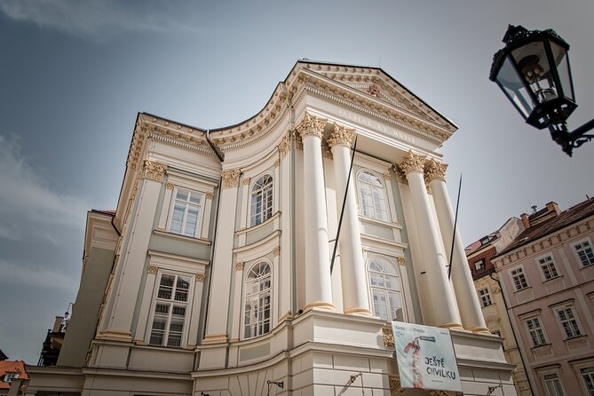 Prague Old Town, River Cruise and Prague Castle Sightseeing Tour Including Lunch - Lunch at Hostinec U Templáře: What’s Included and What to Expect