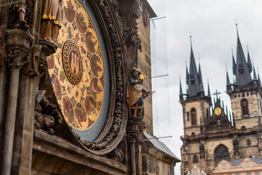 Prague: Prague Castle, Jewish Quarter, Clock Tower Admission - Prague Castle, the Astronomical Clock, and the Jewish Quarter: a plan that saves your feet