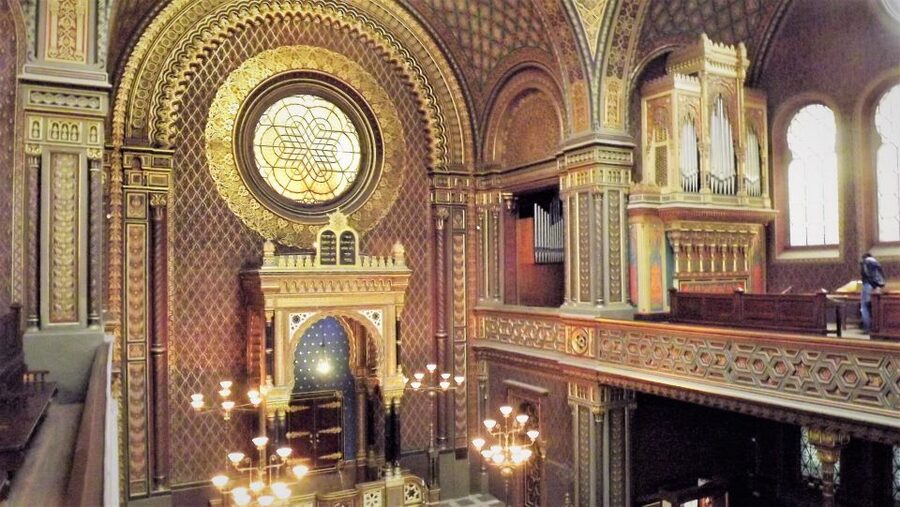 Prague: Prague Castle, Jewish Quarter, Clock Tower Admission - September and October caution at Prague Castle: closures can happen