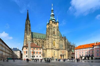 Prague: Prague Castle Skip-the-Line Ticket with Audioguide - Your Phone Audioguide Turns Random Rooms Into a Coherent Route