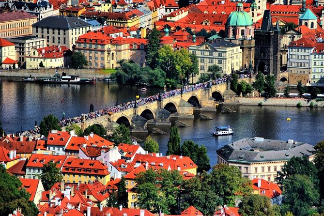 Prague Private Custom Full-Day Tour: Prague Castle and Old Town - Walking, weather, and what to bring (so the day doesn’t beat you)