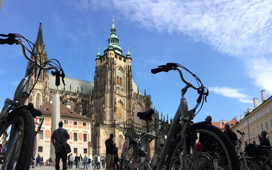 Prague: Stunning Viewpoints, Castle, City & Park Bike Tour - Old Town to Bike Shop Return: Close the Loop