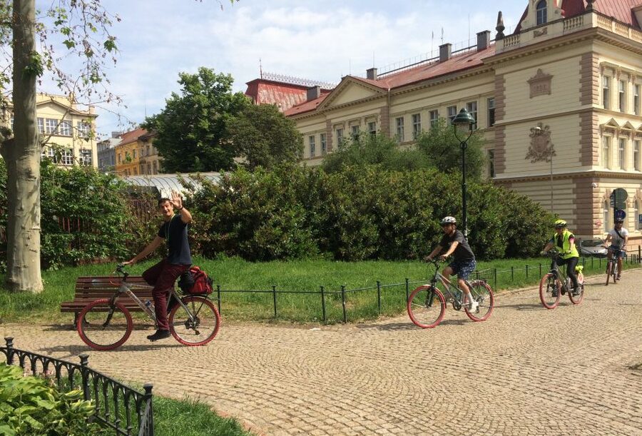 Prague: Stunning Viewpoints, Castle, City & Park E-Bike Tour - Key takeaways before you book