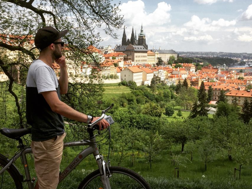 Prague: Stunning Viewpoints, Castle, City & Park E-Bike Tour - Prague Castle and Royal Gardens: photo stop plus the short walk