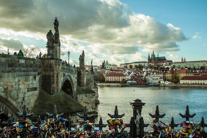Prague Walking Tour in German: Old Town and Prague Castle - Prague Castle Compounds for about an Hour: What’s Included, What’s Not