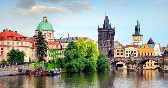 Prague Walking Tour of Old Town, Charles Bridge and Prague Castle - The key points that make this tour worth your time