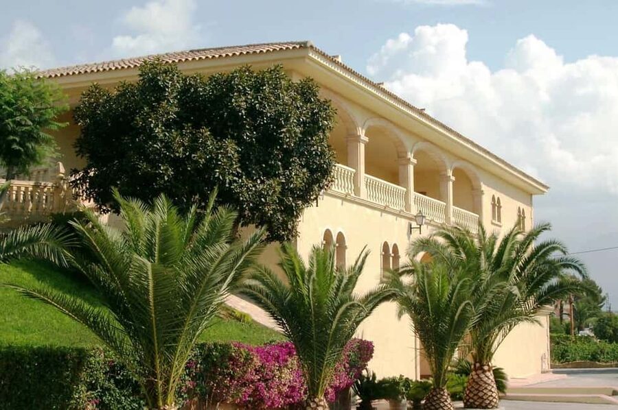 Premium Tour: Winery 7 Tastings + Guadalest Castle | Small group - Key highlights you’ll feel right away