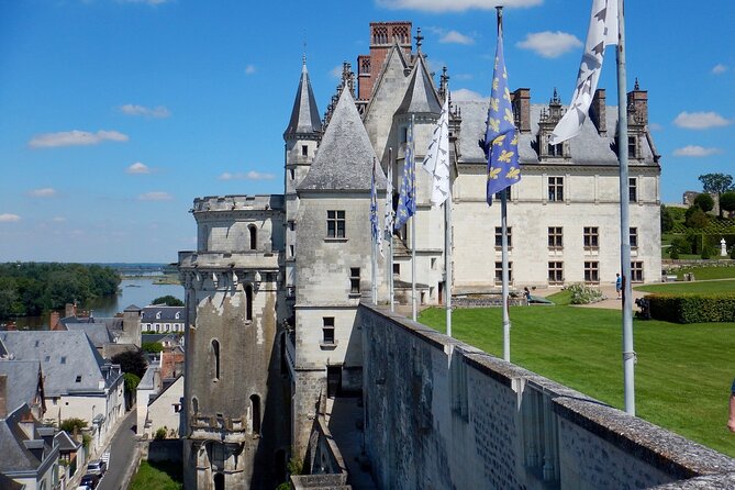 Private 3 Loire Castles Live Guided with Wine tasting from Paris - Key things that make this tour work