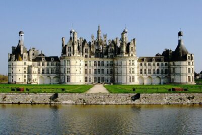 Private 3 Loire Castles Live Guided with Wine tasting from Paris - Morning drive to Chambord: the Renaissance shockwave