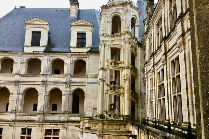 Private 3 Loire Castles Live Guided with Wine tasting from Paris - Chenonceau: the women’s castle on the river