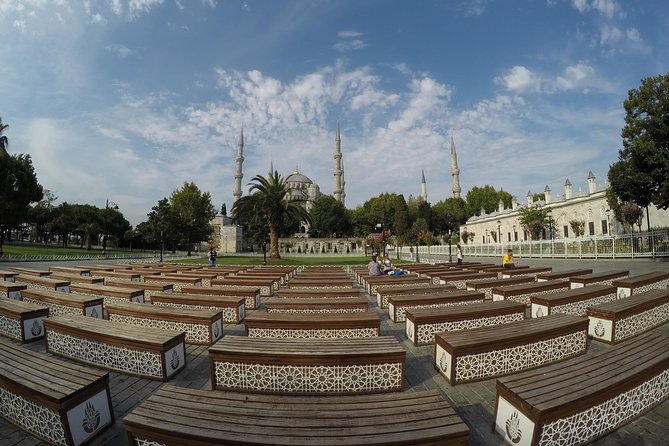Private 5-6h: Topkapi + Hagia Sophia + Blue Mosque + Grand Bazaar - Blue Mosque via the Hippodrome: what to look for in 30 minutes