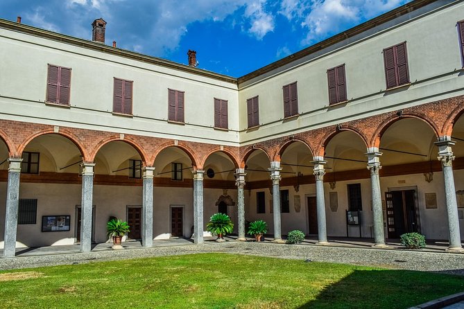 Private Best of Milan Guided Tour with Duomo, La Scala Theatre and Sforza Castle - Price and value: is $395.28 per person worth it?