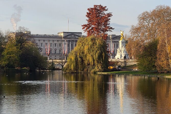 Private Buckingham Palace Royal Walk & Champagne at Harrods - Hotel pick-up near The Ritz: when it’s worth using