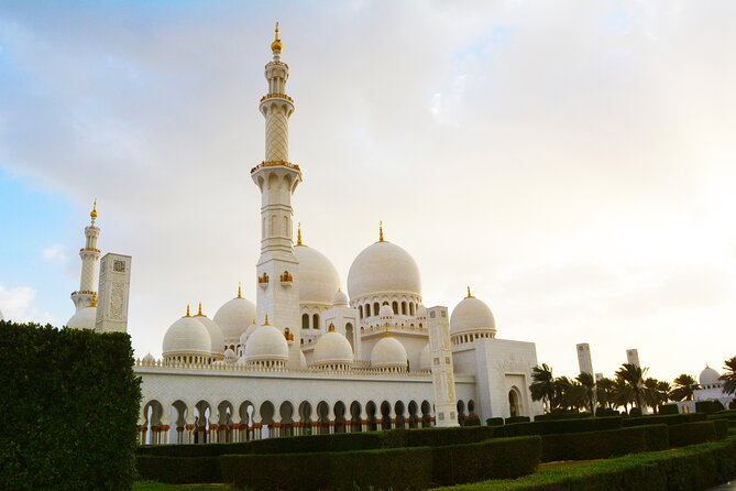 Private Full Day Tour Abu Dhabi City, Grand Mosque & Palace - Yas Mall stop: a calm indoor start with high-end distractions