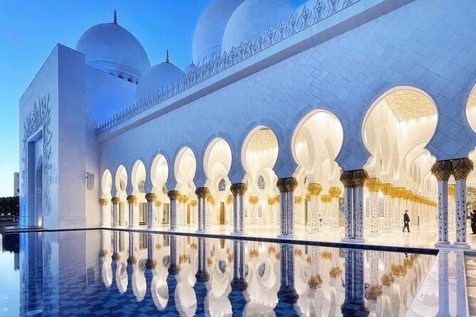 Private Full Day Tour Abu Dhabi City, Grand Mosque & Palace - Abu Dhabi Corniche views: the drive that keeps the day flowing