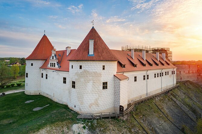 Private Full-Day Trip to Hill of Crosses, Rundale Palace & Bauska - Meeting point and timing: 10:00 am start, about 8 hours total