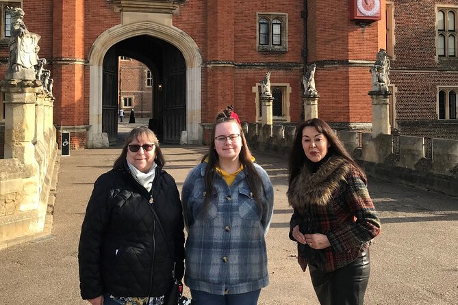 Private Guided Tour of Hampton Court Palace - Cost and value: $249.55 for up to 10, plus £25 entry