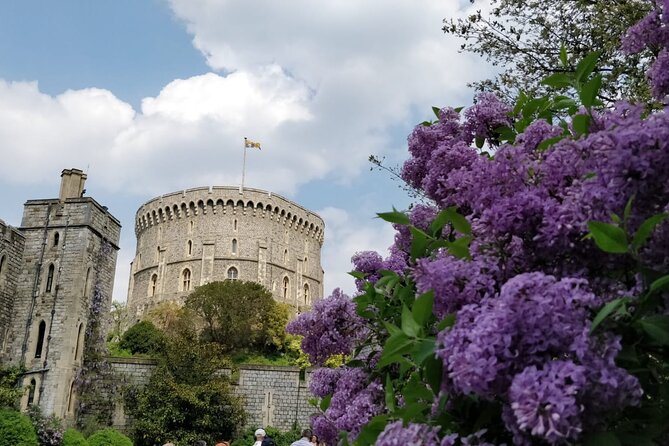 Private Guided Tour of Windsor Castle PLUS and History - A Private Day Trip to Windsor, Runnymede, and Kensington