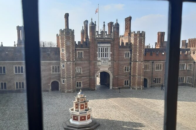 Private Guided Tour Secrets of the Six Wives Hampton Court Palace - Entering Hampton Court Palace Through Henry’s Tudor World