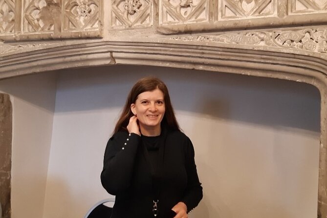 Private Guided Tour Secrets of the Six Wives Hampton Court Palace - What You Get From a Private Tour (and What You Don’t)