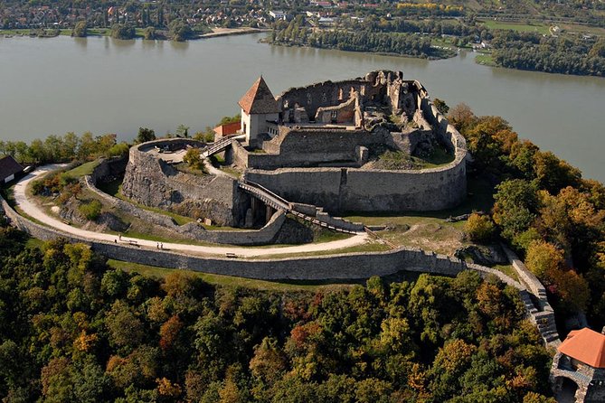 Private Guided Tour to Szentendre & Visegrád Castle (Danube Bend) - Visegrád Citadel and the Danube Bend views (stairs and all)