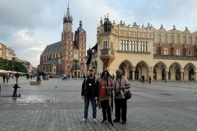Private Krakow City Tour, Krakow Old Town and Wawel Castle Tour - What to Expect on the Ground: Pace, Questions, and Comfort