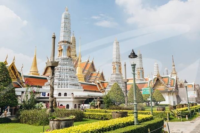Private Tour: Bangkok's Grand Palace Complex and Wat Phra Kaew - The Gems Gallery finish: how to handle the jewelry stop without losing your trip