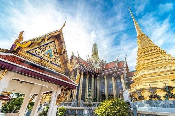 Private Tour: Bangkok's Grand Palace Complex and Wat Phra Kaew - Crowds, royal events, and what changes day to day