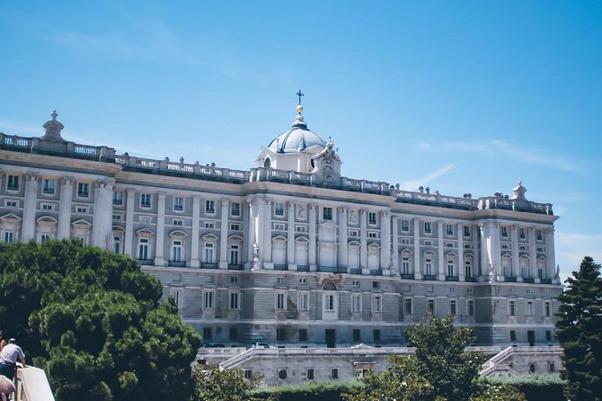 Private tour of the royal palace, private guide, fast entrance and pick up at the hotel. - Key things to know before you go