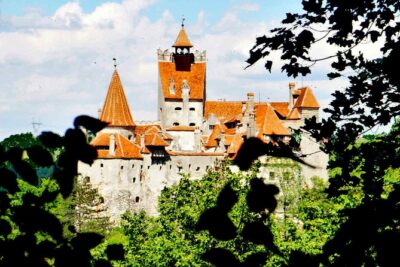 Private Tour to Dracula's Castle, Peles Castle from Bucharest - Peles Castle: Royal Summer Residence and a Guide in the Rooms