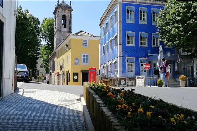 Private Tour to Sintra & Pena Palace, Cascais & Roca - Guide energy: why the pacing feels smooth