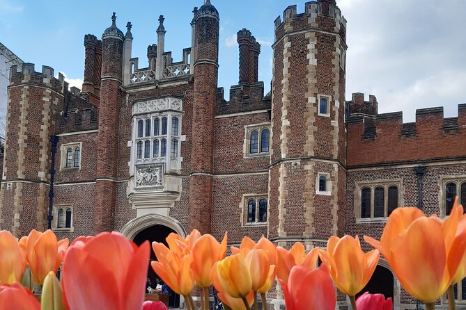 Private tour with an accredited expert guide Hampton Court Palace - Tudor Kitchens to State Apartments: what the guide points out