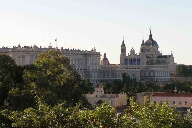 Private VIP tour Royal Palace and city tour. All of Madrid in one day - Old Madrid on Foot: From Plaza de Oriente to Plaza Mayor
