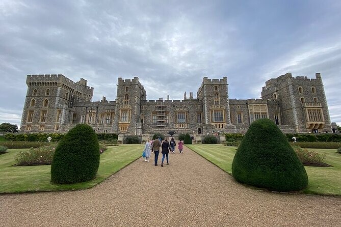 Private Windsor Castle and Stonehenge Day Tour - Windsor Castle Highlights With a Meet-Back Plan