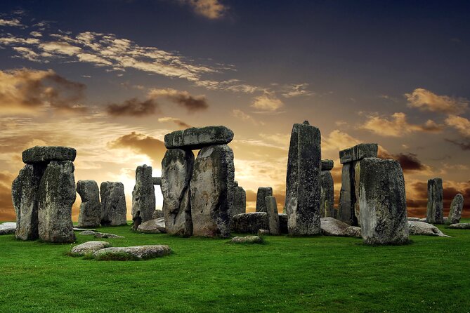 Private Windsor Castle, Stonehenge, The City of Bath Day Tour - Fleet Services break on the M3: the practical lunch stop