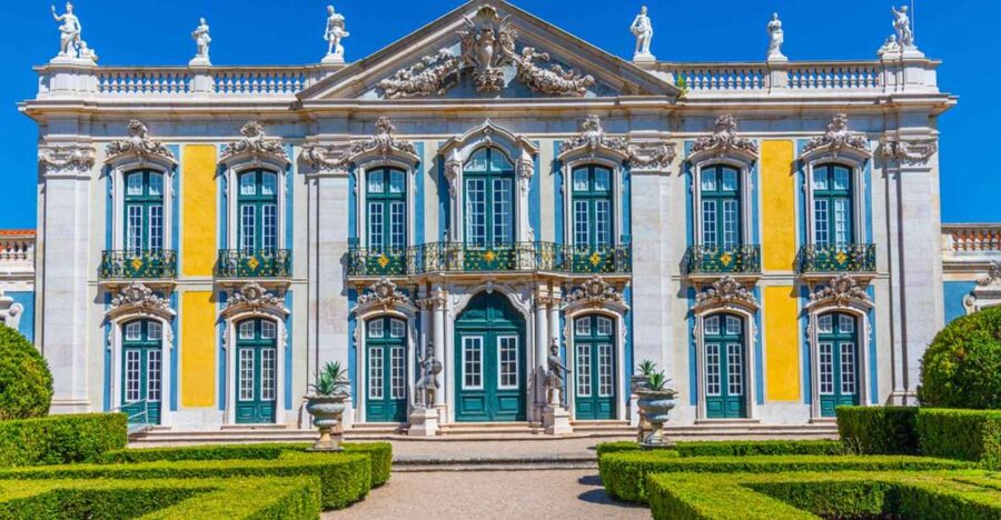 Queluz: National Palace and Gardens E-Ticket & Audio Guide - Queluz Palace in about an hour: what the pace feels like